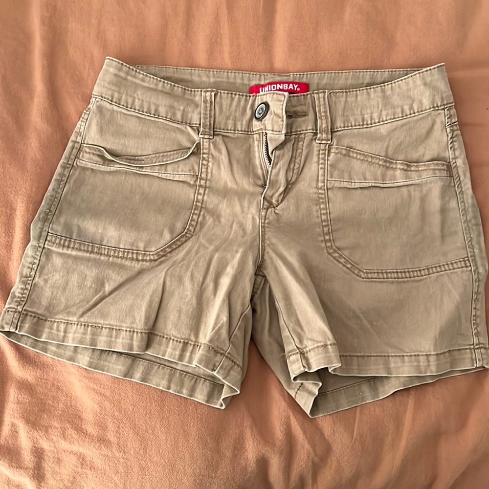 Khaki shorts size 5